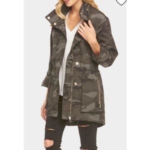 Women’s Tart Collection Rain jacket Size M